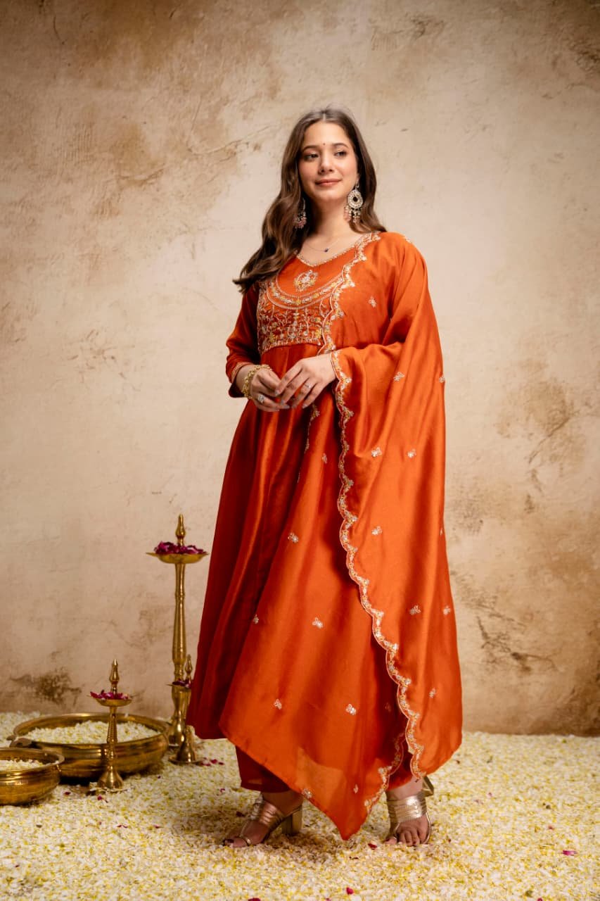 WOMEN'S PURE VICHITRA SILK KURTA SET'S - Image 5