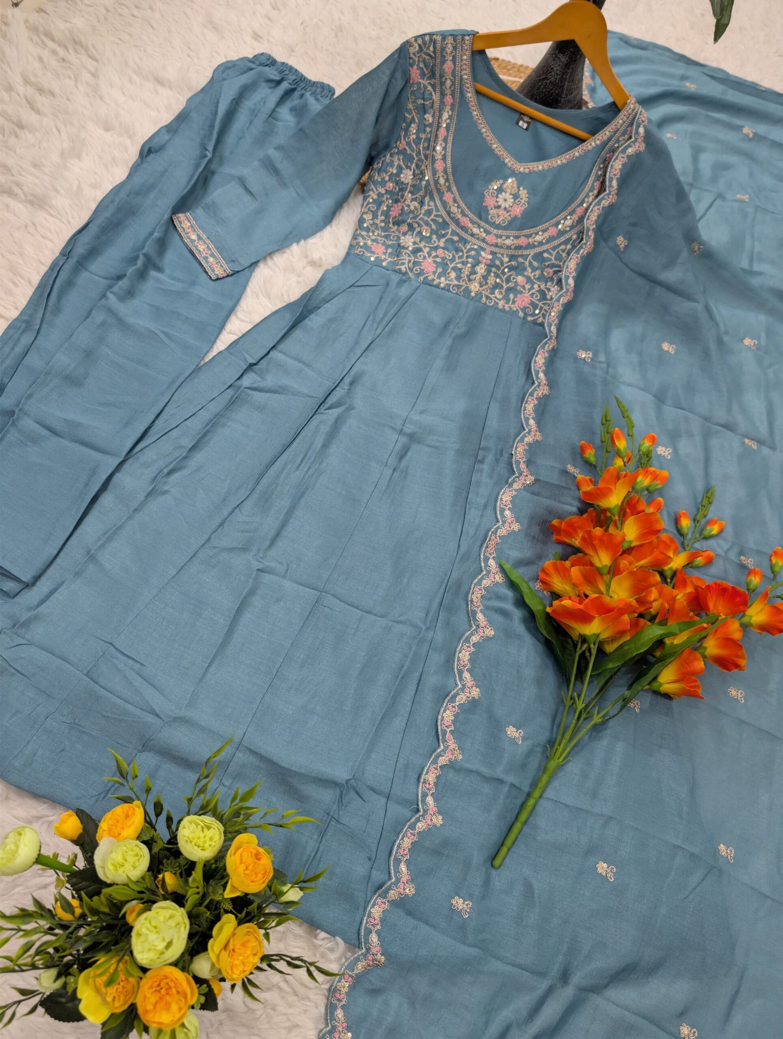 WOMEN'S PURE VICHITRA SILK KURTA SET'S - Image 4