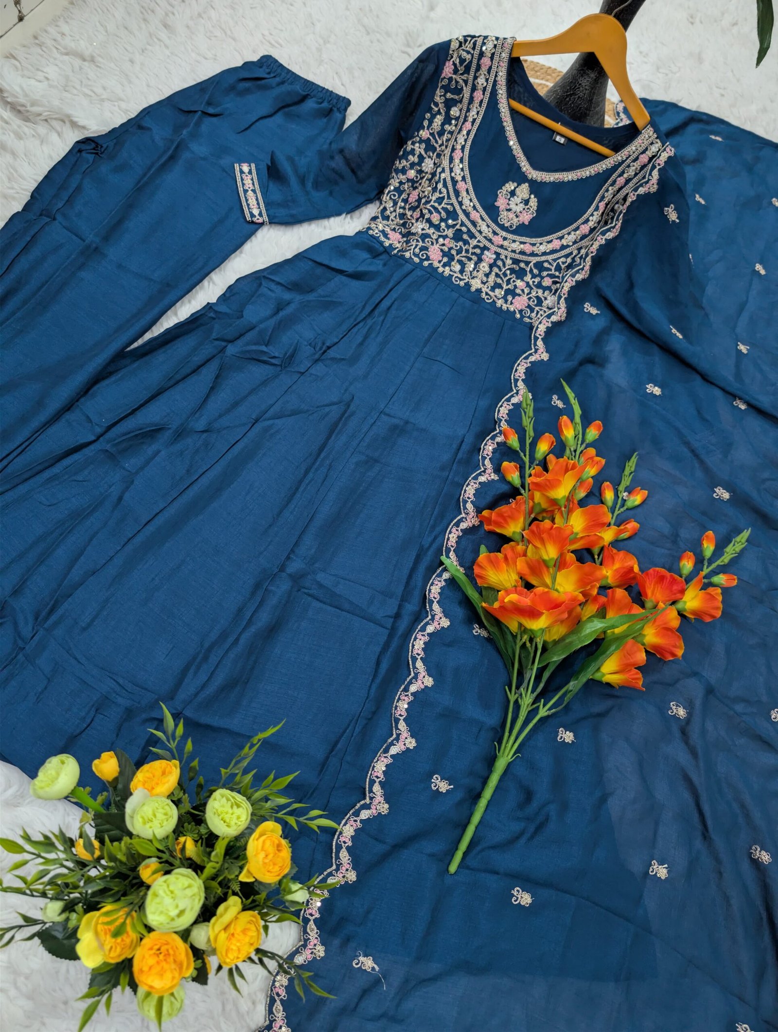 WOMEN'S PURE VICHITRA SILK KURTA SET'S - Image 8