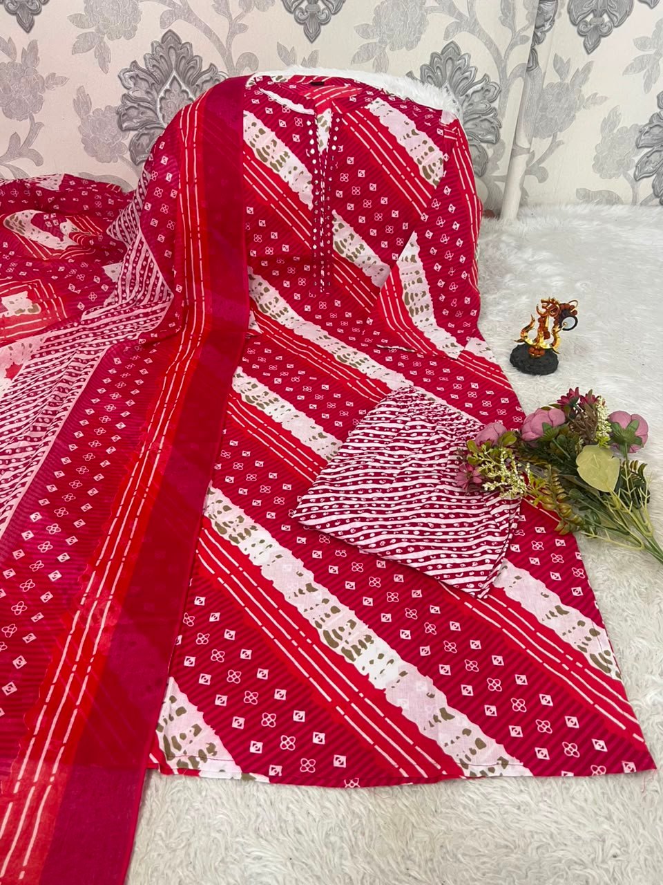 Get ready to look stunning this festive season with our beautiful, traditional Lehriya & Bandhani Dress Material Set - Image 2