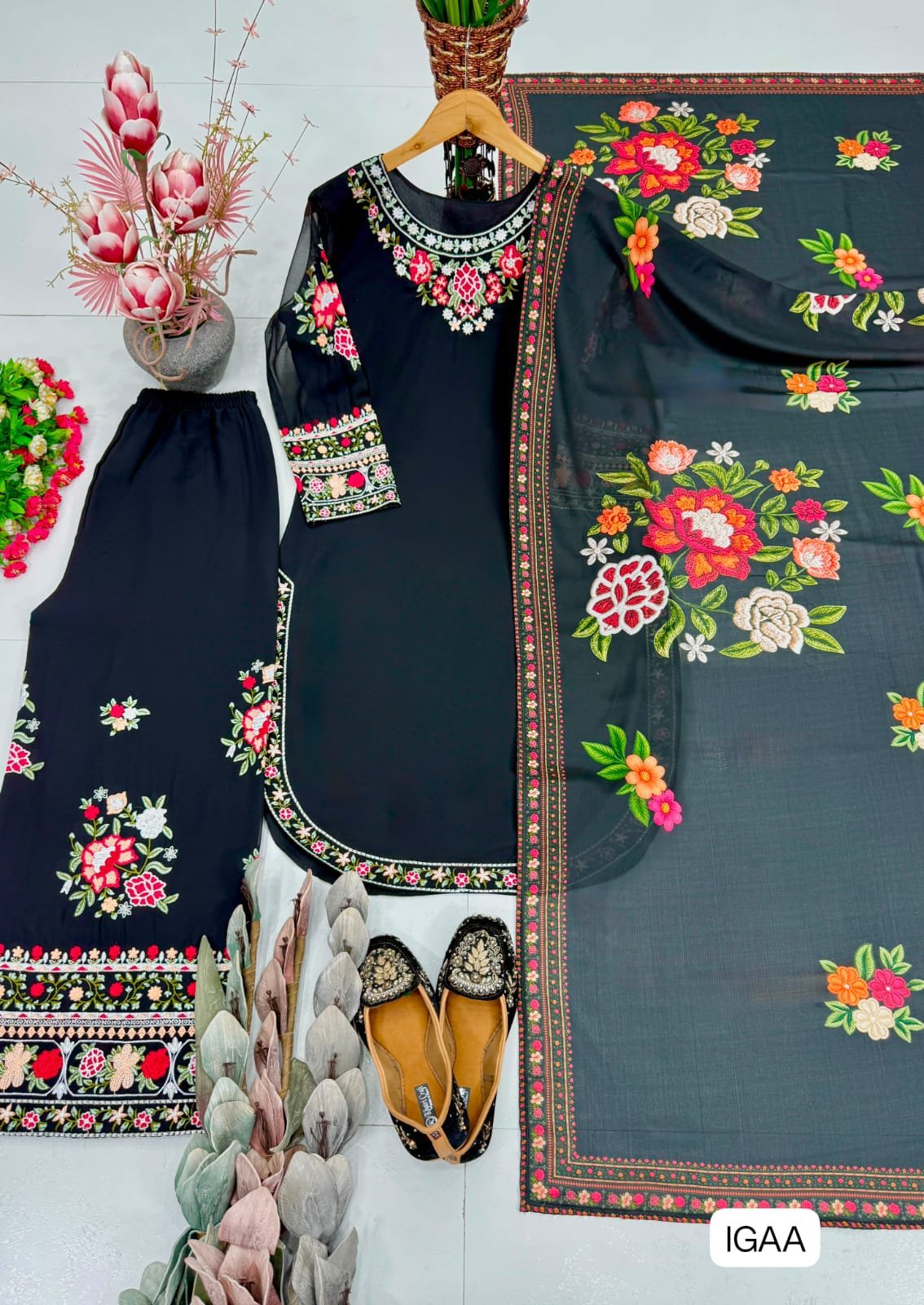 NEW DESIGNER WEAR HEAVY EMBROIDERY THREAD WORK 3 PIS SUIT SET - Image 2
