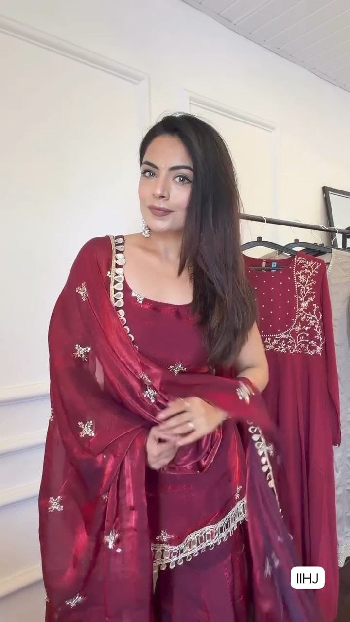 Featuring beautiful Heavy Suit Set which is beautifully decorated Embroidered🪡. It is paired with Plazzo🪡.Complet Lining with Beautiful work - Image 2