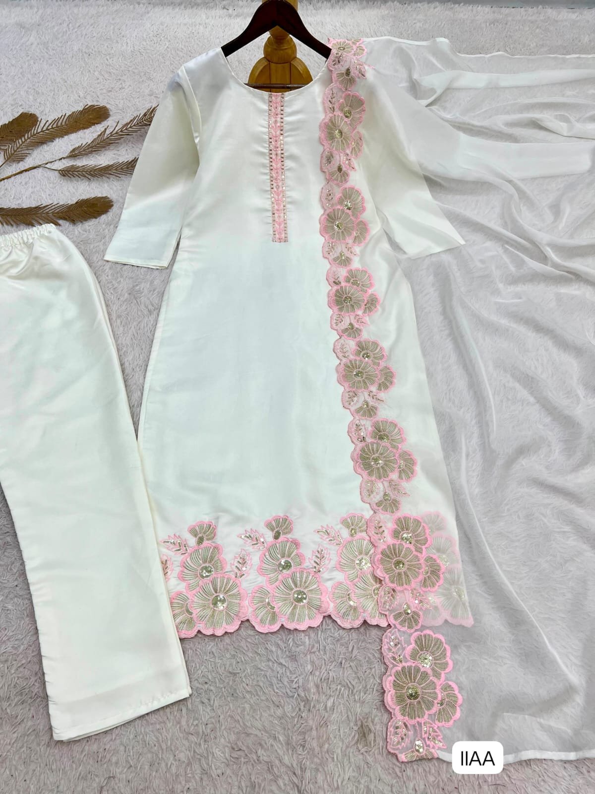 LAUNCHING NEW TRANDING COLLECTION 3 PIECE FANCY LONG KURTI WITH PANT AND BEAUTIFUL DUPATTA - Image 2