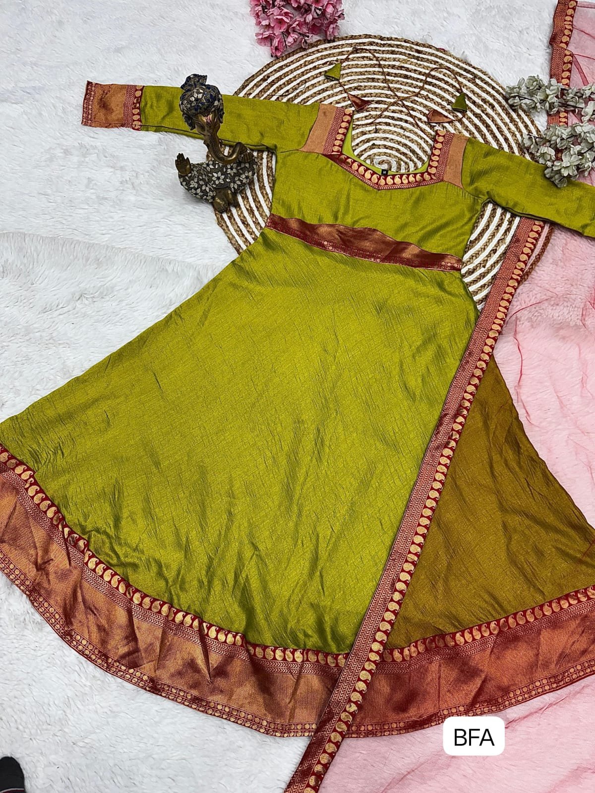 Introducing New Super Trendy Traditional Outfit - Image 2