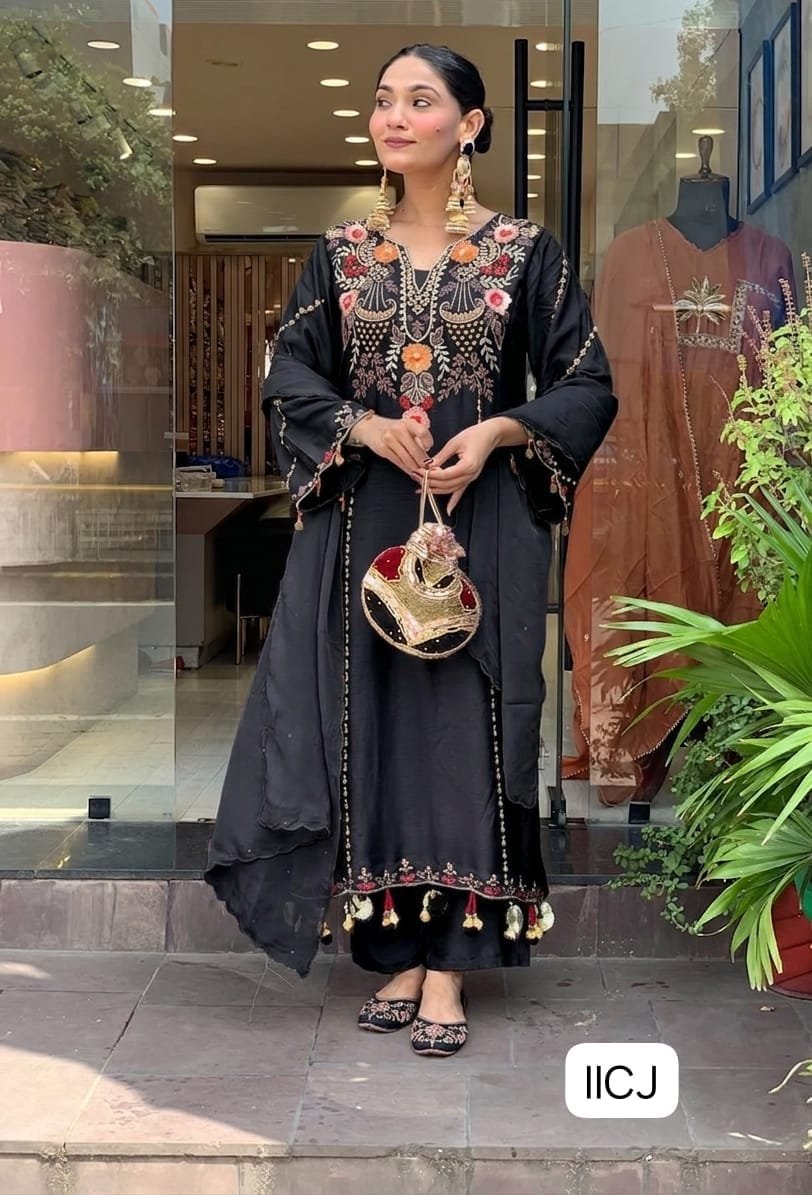 WOMEN'S PURE VISCOSE CHANDERI SILK KURTA SETS - Image 3