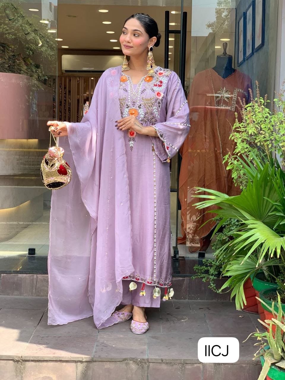 WOMEN'S PURE VISCOSE CHANDERI SILK KURTA SETS