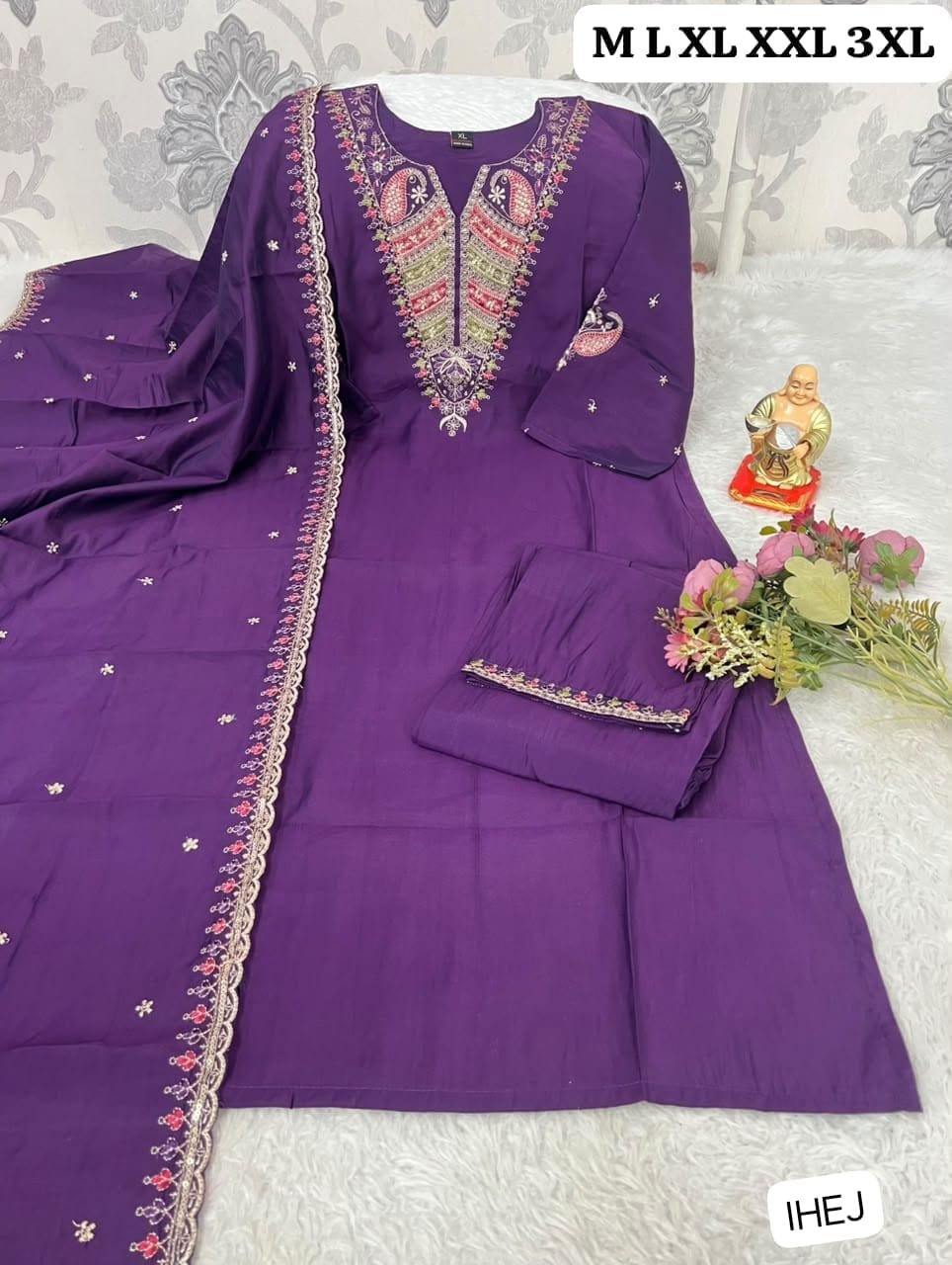 FESTIVE LAUNCH: DESIGNER SPECIAL SUIT SET