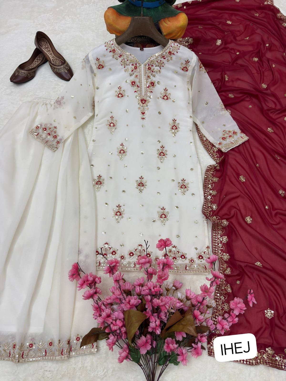 ENHANCE THE BEAUTY OF YOUR WARDROBE WITH THIS NEWLY LAUNCHED KURTI & PLAZZO SET - Image 2