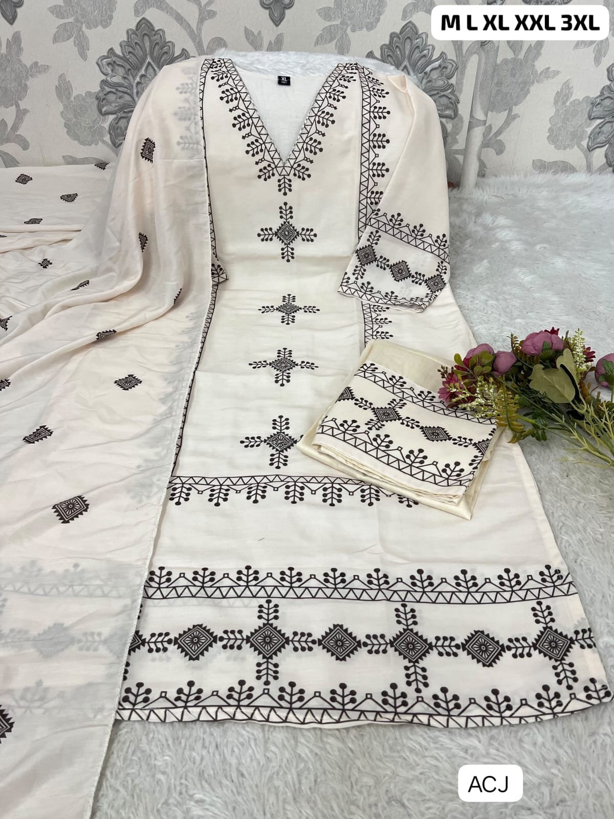 Morgan Silk Digital Print Kurti With Pant With Dupatta - Image 2