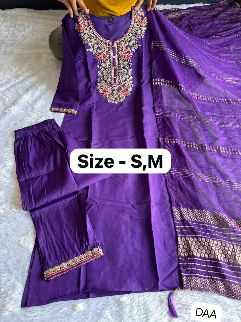 Launching New Designers Kurti Pent Dupatta Set - Image 3