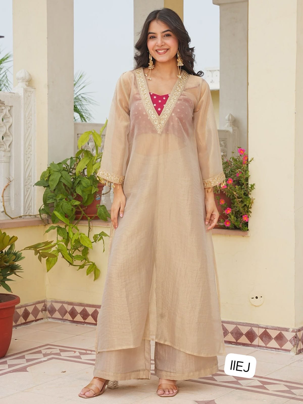 Đěsigner Party Wear & Festival Look Pur Golden Tissue Salsa Three Piece Kurta set