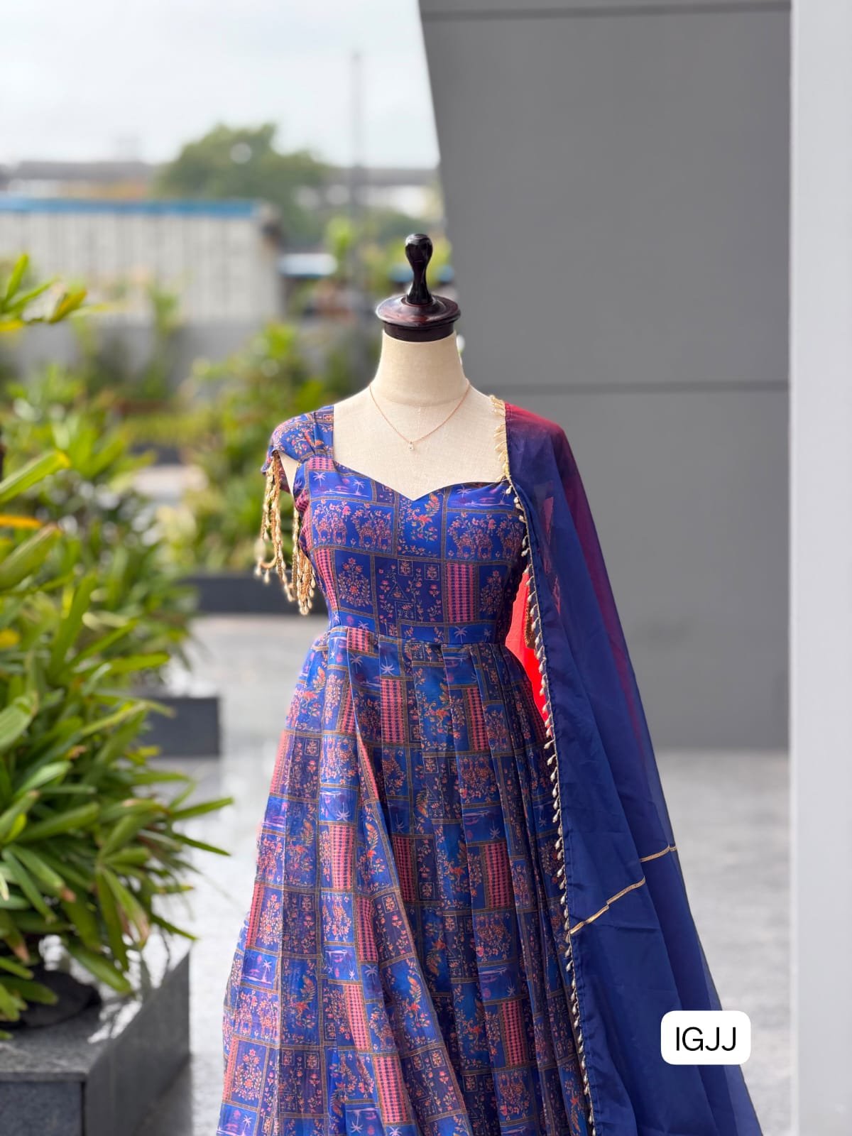 You gonna love elegance with Modern touch ,Here we Presenting Exclusive shoot Design - Image 2