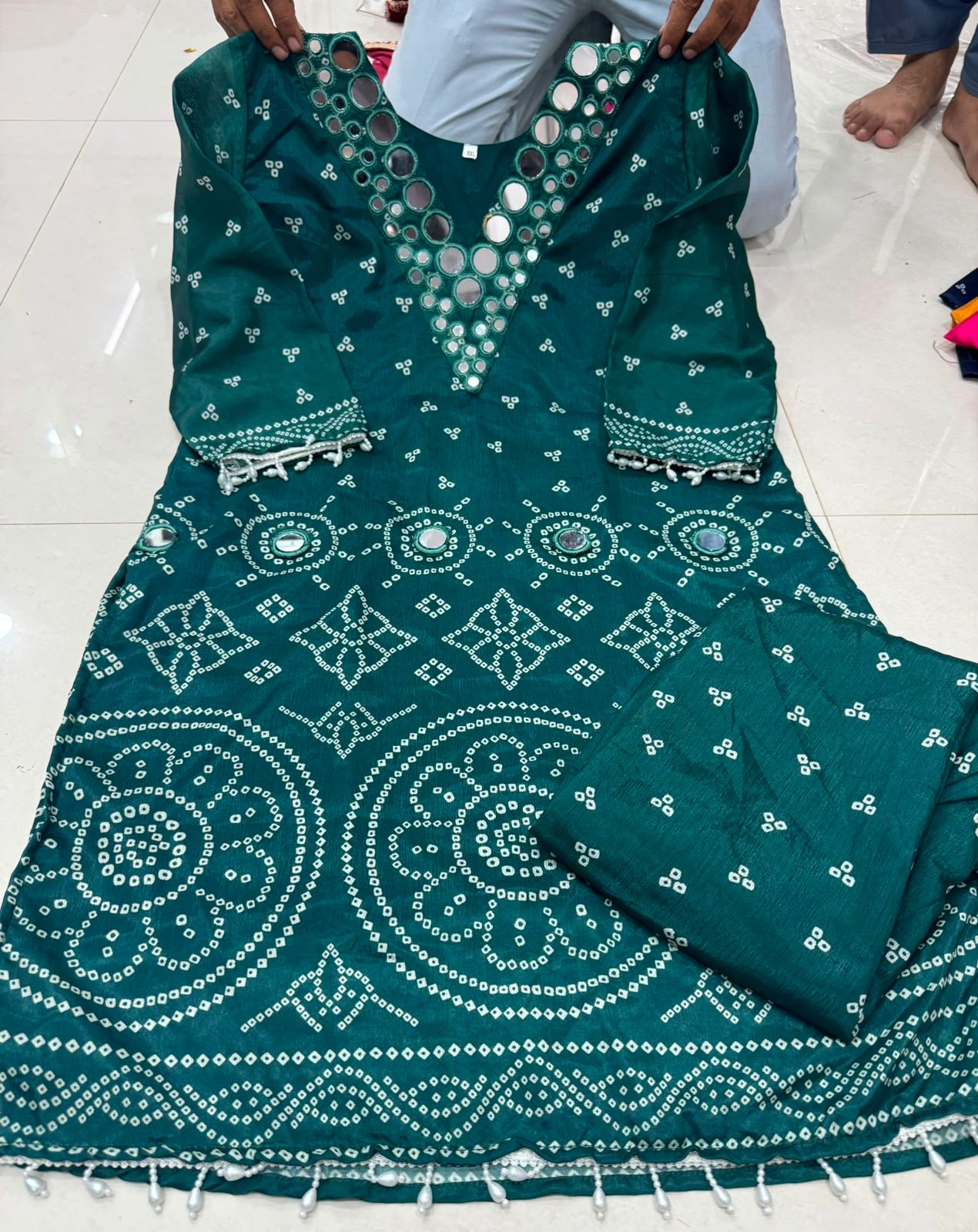 Presenting Beautiful Heavy quality Power loom Crushef Chinon Silk Fabric designer festive wear 2pc Cord-Sets with one with Crape Lining - Image 4
