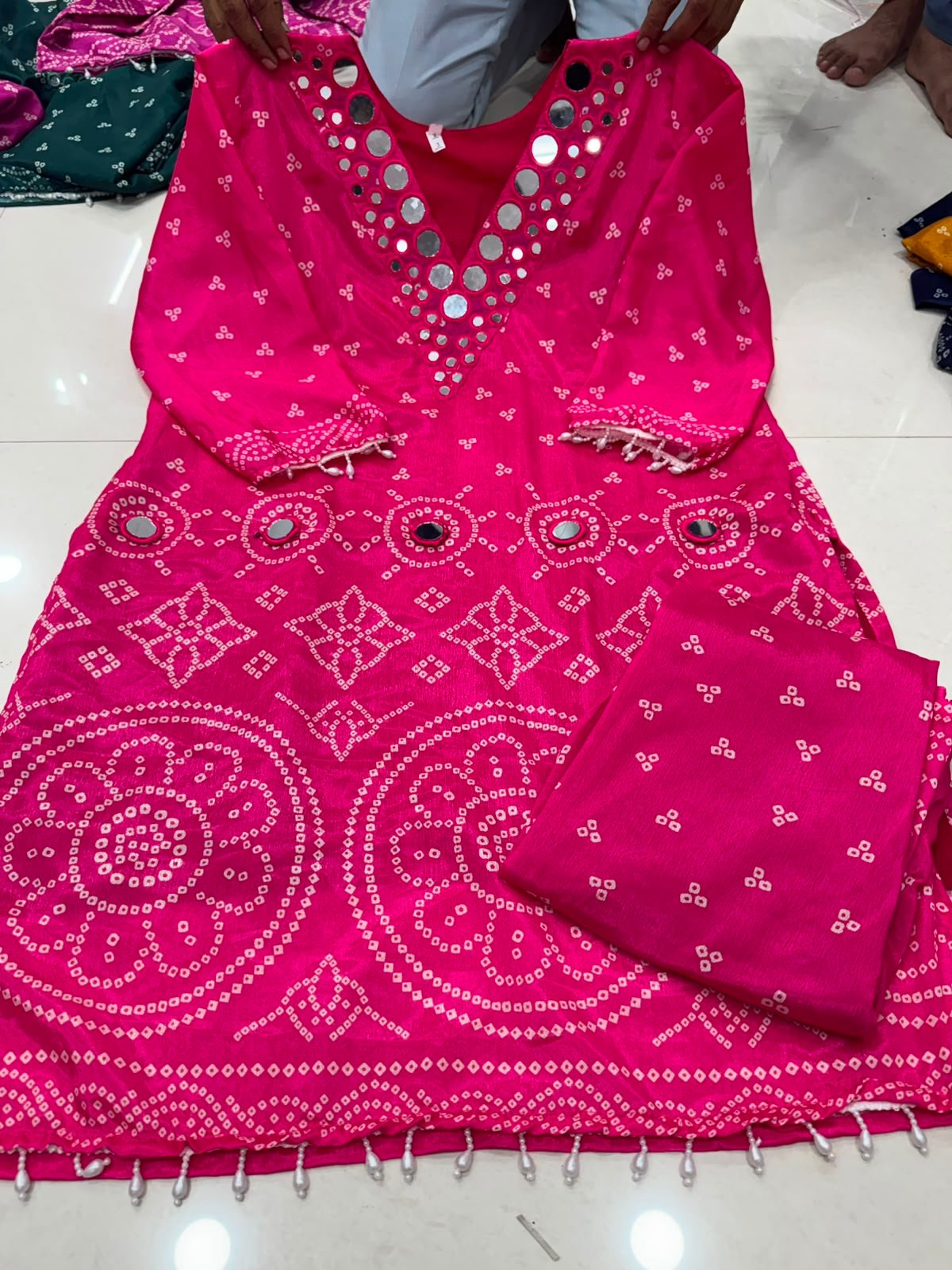 Presenting Beautiful Heavy quality Power loom Crushef Chinon Silk Fabric designer festive wear 2pc Cord-Sets with one with Crape Lining - Image 8