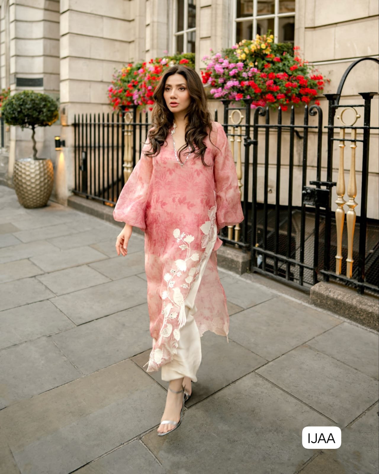 Step into effortless charm with our exclusive 3-piece set β crafted for comfort, stitched with grace