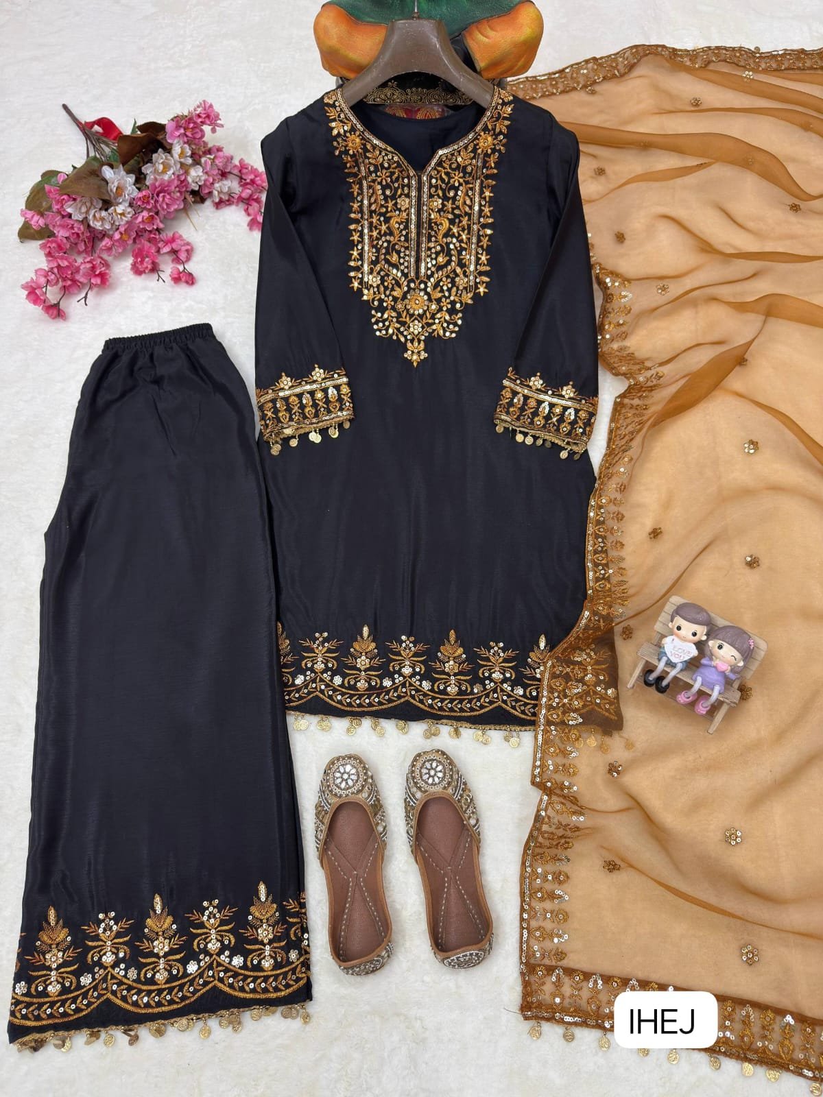 ENHANCE THE BEAUTY OF YOUR WARDROBE WITH THIS NEWLY LAUNCHED KURTI & PLAZZO SET - Image 2