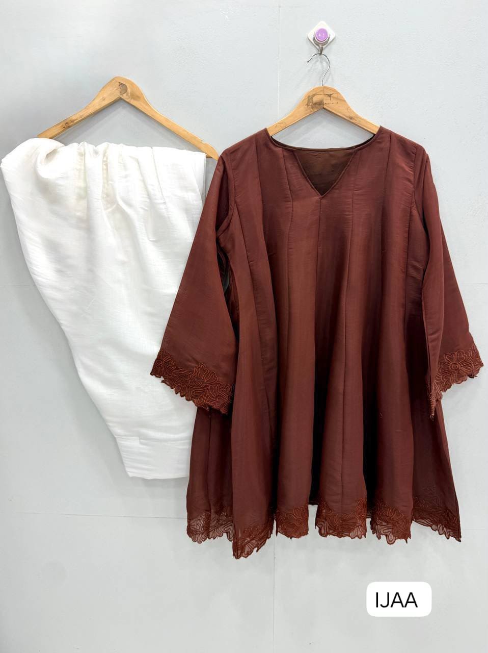 NEW DESIGNER HEAVY MAL CHANDERI TOP PLAZZO SUIT SET - Image 2