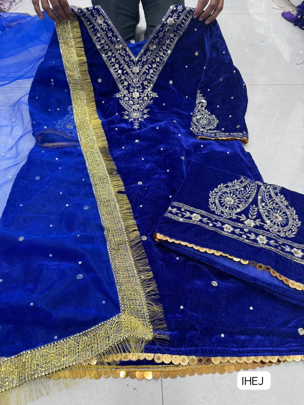thread with Sequnce with rivet Moti and Lace broder Viscos velvet - Image 3