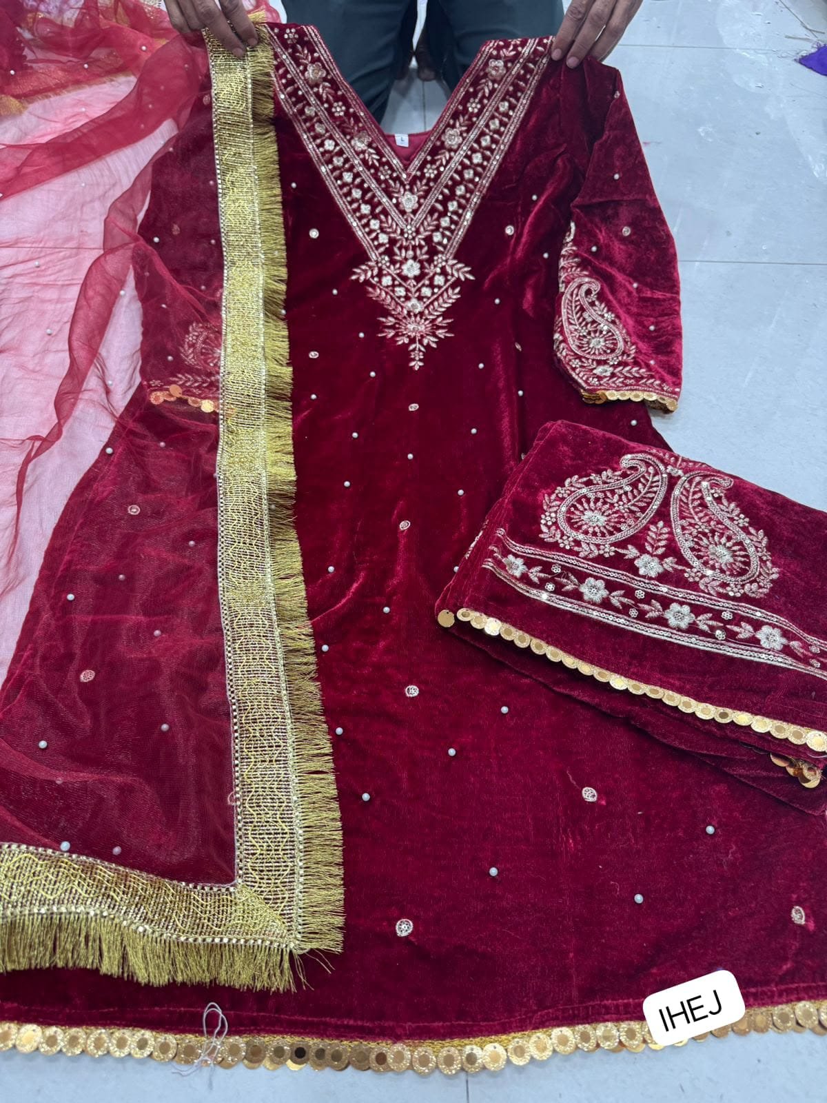 thread with Sequnce with rivet Moti and Lace broder Viscos velvet