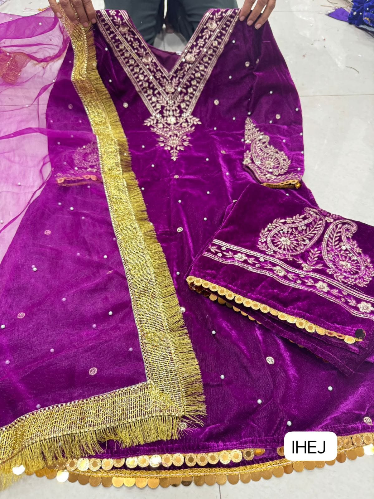 thread with Sequnce with rivet Moti and Lace broder Viscos velvet - Image 2