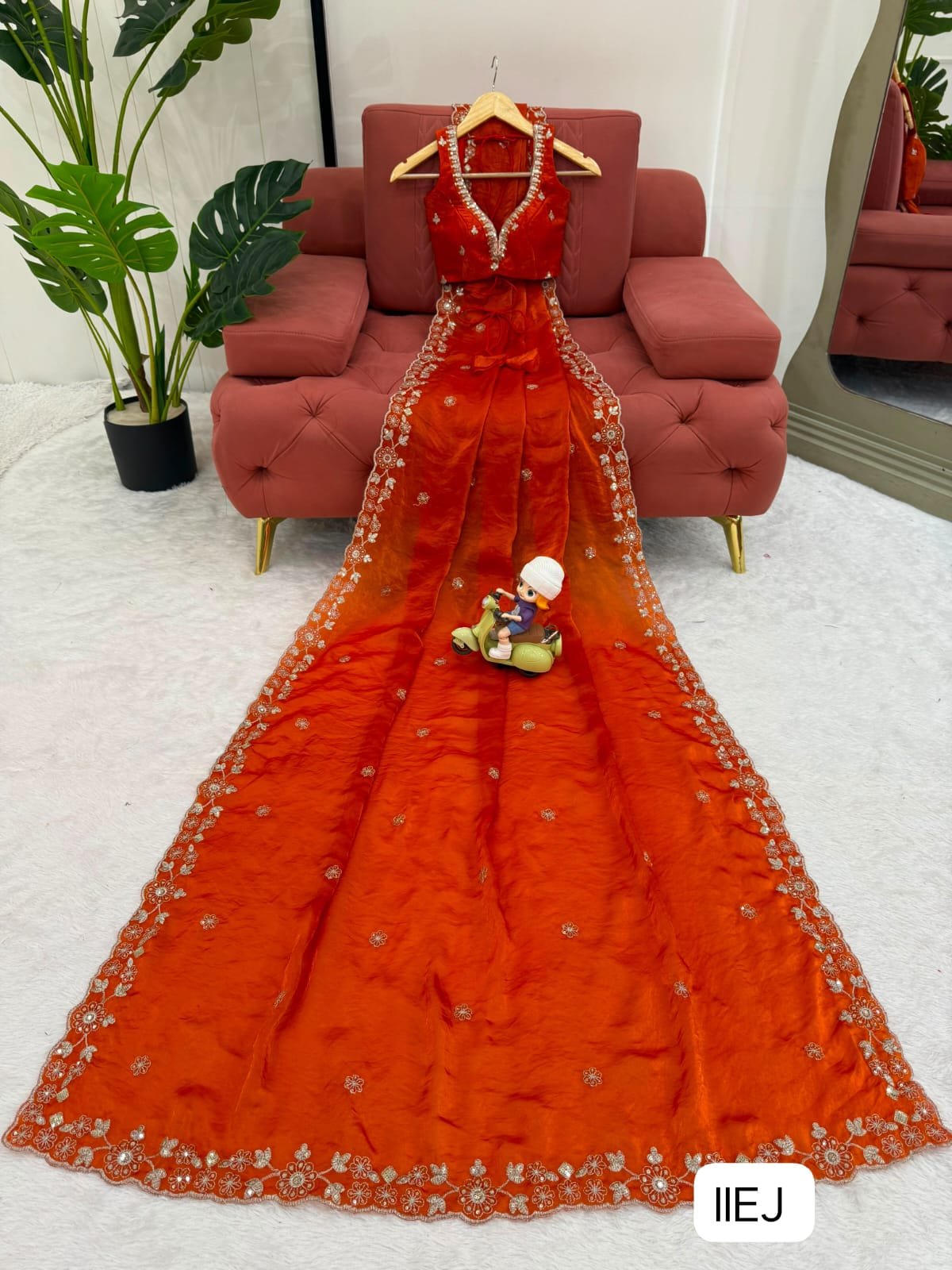 Featuring Our Own Real Modeling Havy Fendy Silk with Inner Lining - Image 2