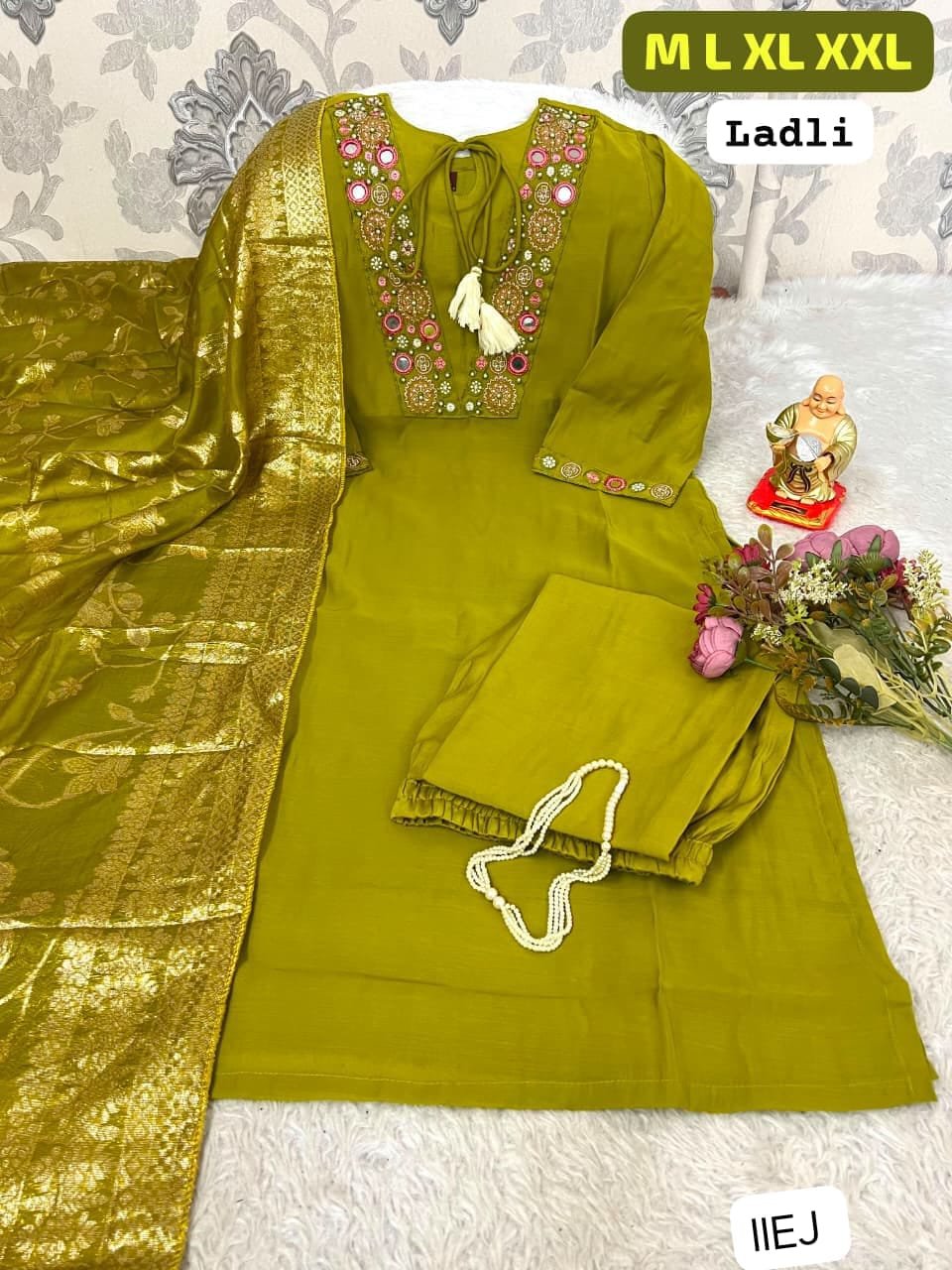 Add grace and elegance to your wardrobe with the beautiful LADLI designer suit set - Image 3