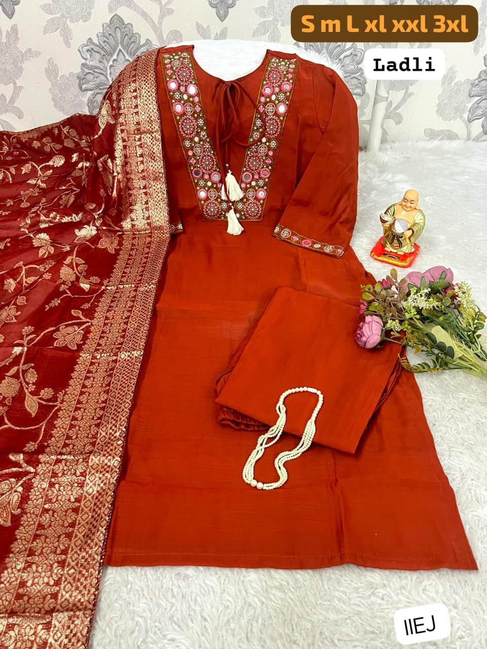 Add grace and elegance to your wardrobe with the beautiful LADLI designer suit set - Image 4