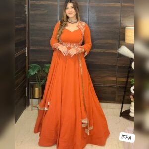 Presenting New  Đěsigner Maxi Anarkali Suit In New Fancy Style