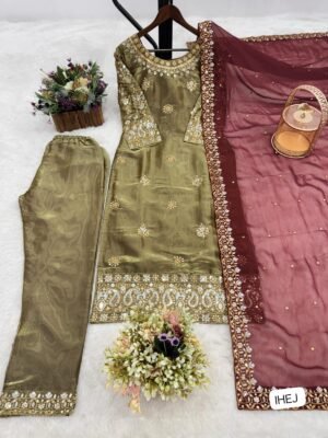 Alternative view of READY TO WEAR COLLECTION 3 PIECE FANCY KURTI WITH BEAUTIFUL BOTTOM AND DUPATTA