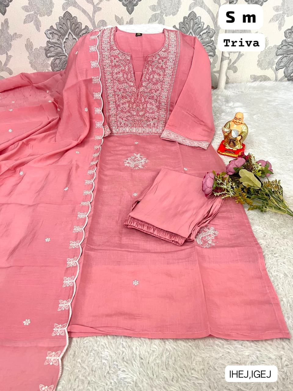 Bring a touch of timeless elegance to your wardrobe with our latest masterpiece! Perfect for hot summer days, office wear, or festive gatherings. - Image 6
