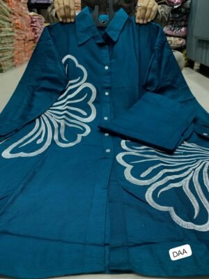 Alternative view of Featuring Beautiful Suit Sets in Soft Reyon Top With Pant. it is beautifully decorated with Multi thread work desgins