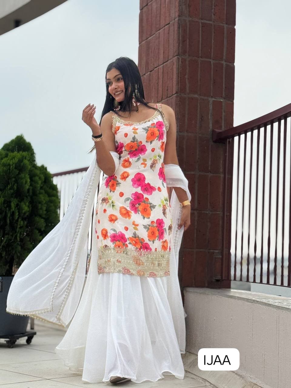 READY TO WEAR COLLECTION 3 PIECE FANCY KURTI WITH BEAUTIFUL FLAIRED PLAZZO AND DUPATTA
