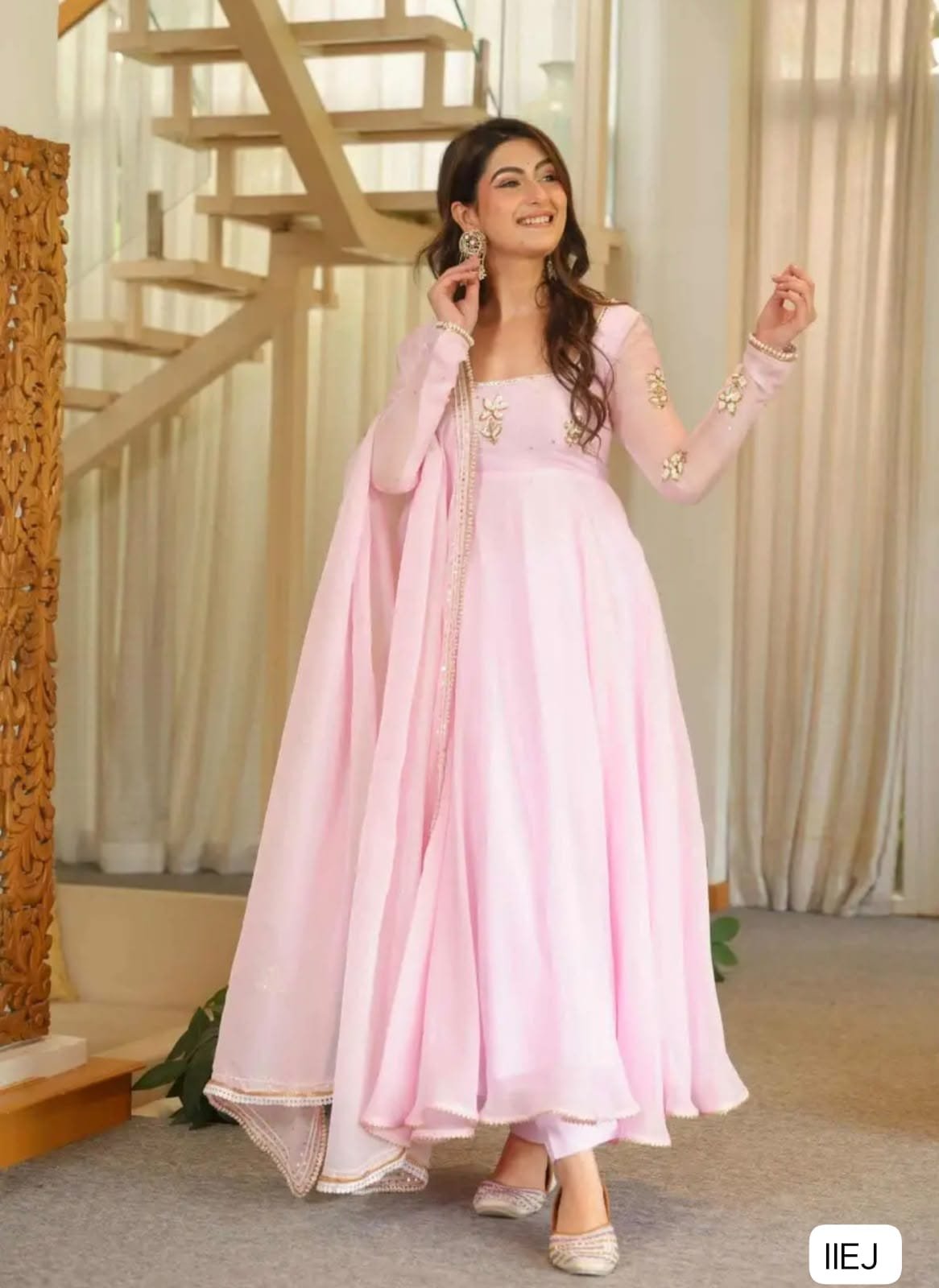 Pure Fox Georgette * With Embroidery 5mm Sequences Work With Sleeves With (*Atteced ped With Latkan dori) Gwon Inner :Micro Cotton