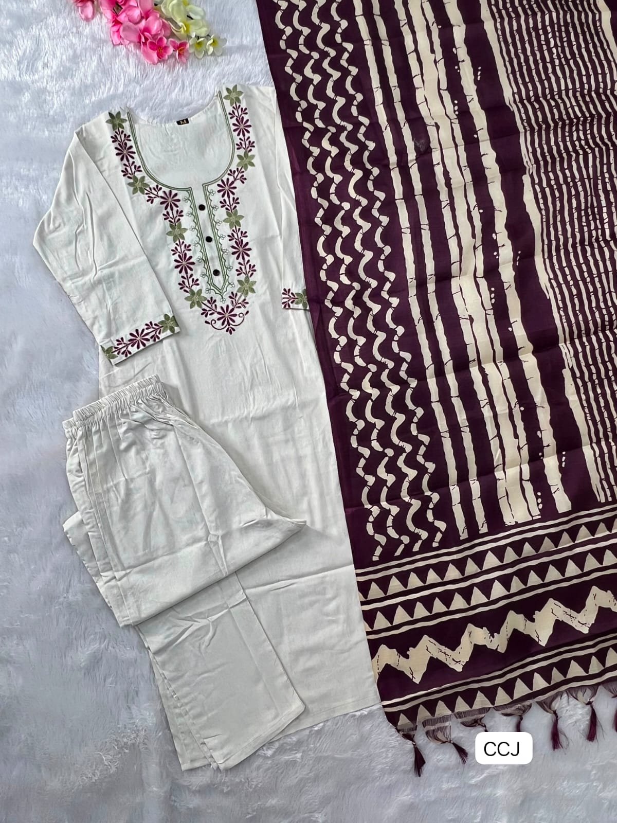 New Designers Kurti Pent Dupatta Set - Image 2