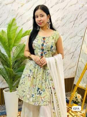 Alternative view of Featuring beautiful Heavy Suit Set which is beautifully decorated Embroidery work and print