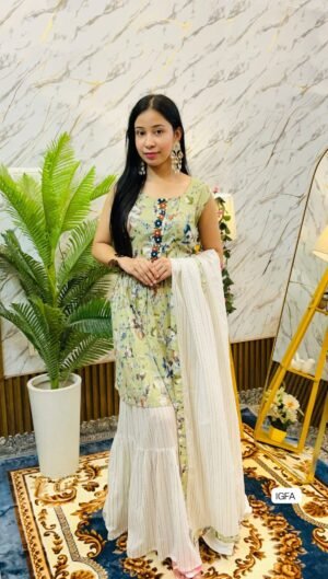Featuring beautiful Heavy Suit Set which is beautifully decorated Embroidery work and print