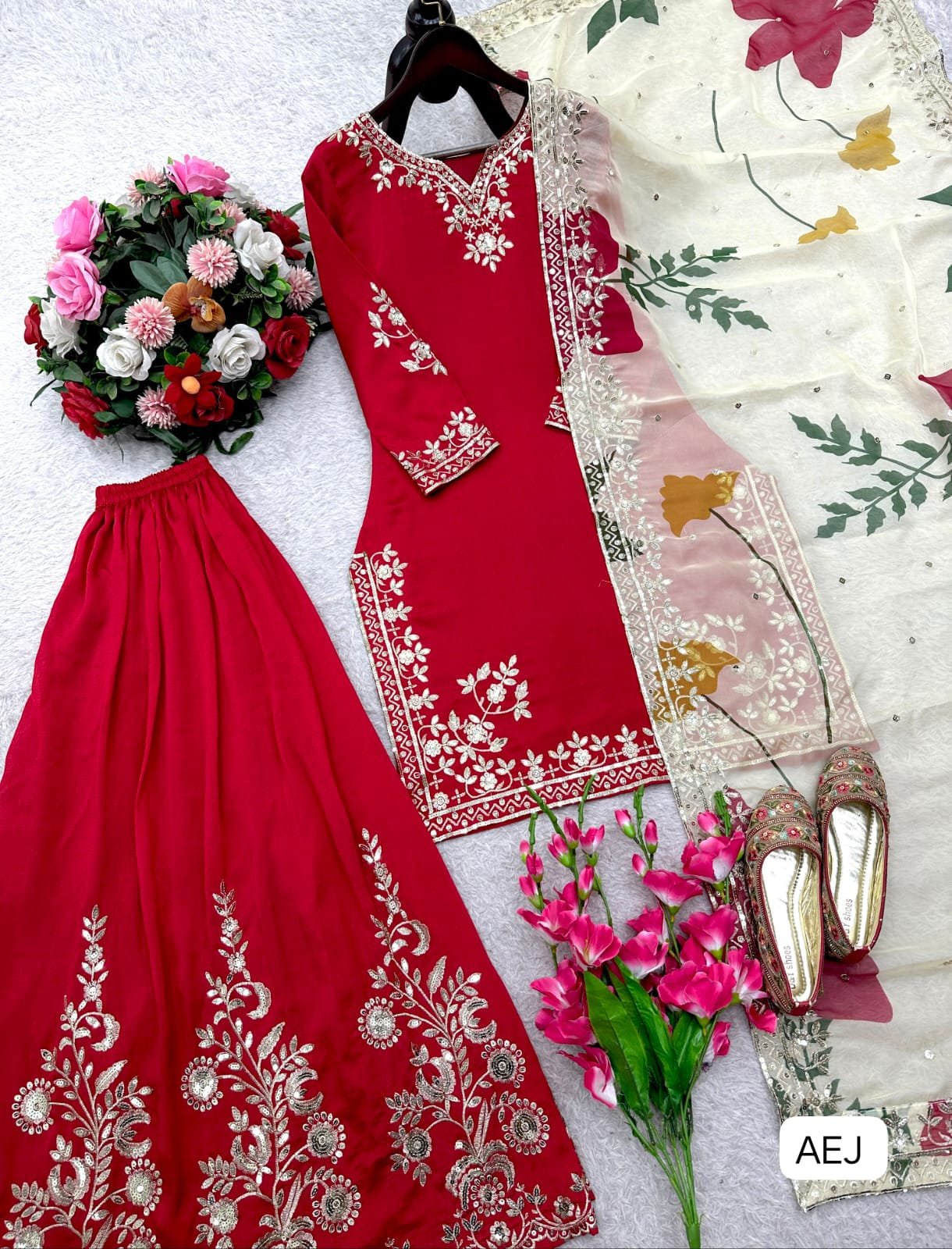 Launching New Đěsigner Party Wear Look Heavy Cinon Silk Top Sarara & Dupatta Set - Image 2