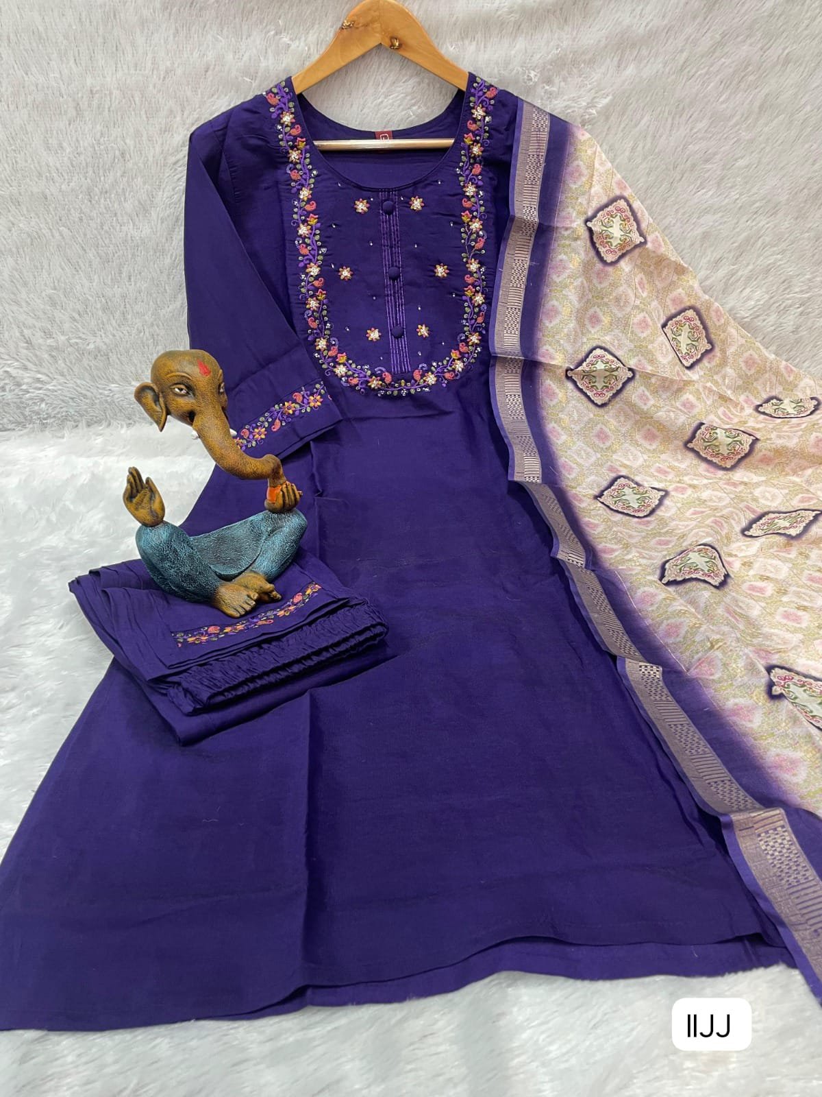 Kurti Multi Embroidery Thread With Hand Work - Image 4