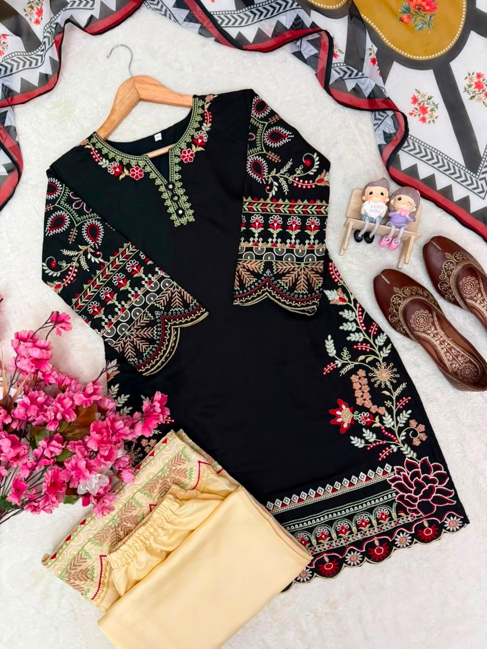 ENHANCE THE BEAUTY OF YOUR WARDROBE WITH THIS NEWLY LAUNCHED KURTI & PLAZZO SET - Image 2