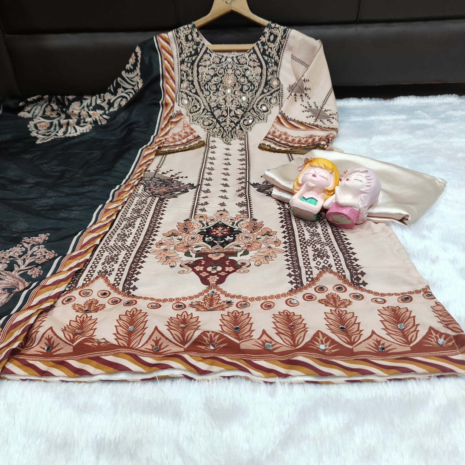 New Arrival: Premium Maslin Suit with Real Mirror Work - Image 2