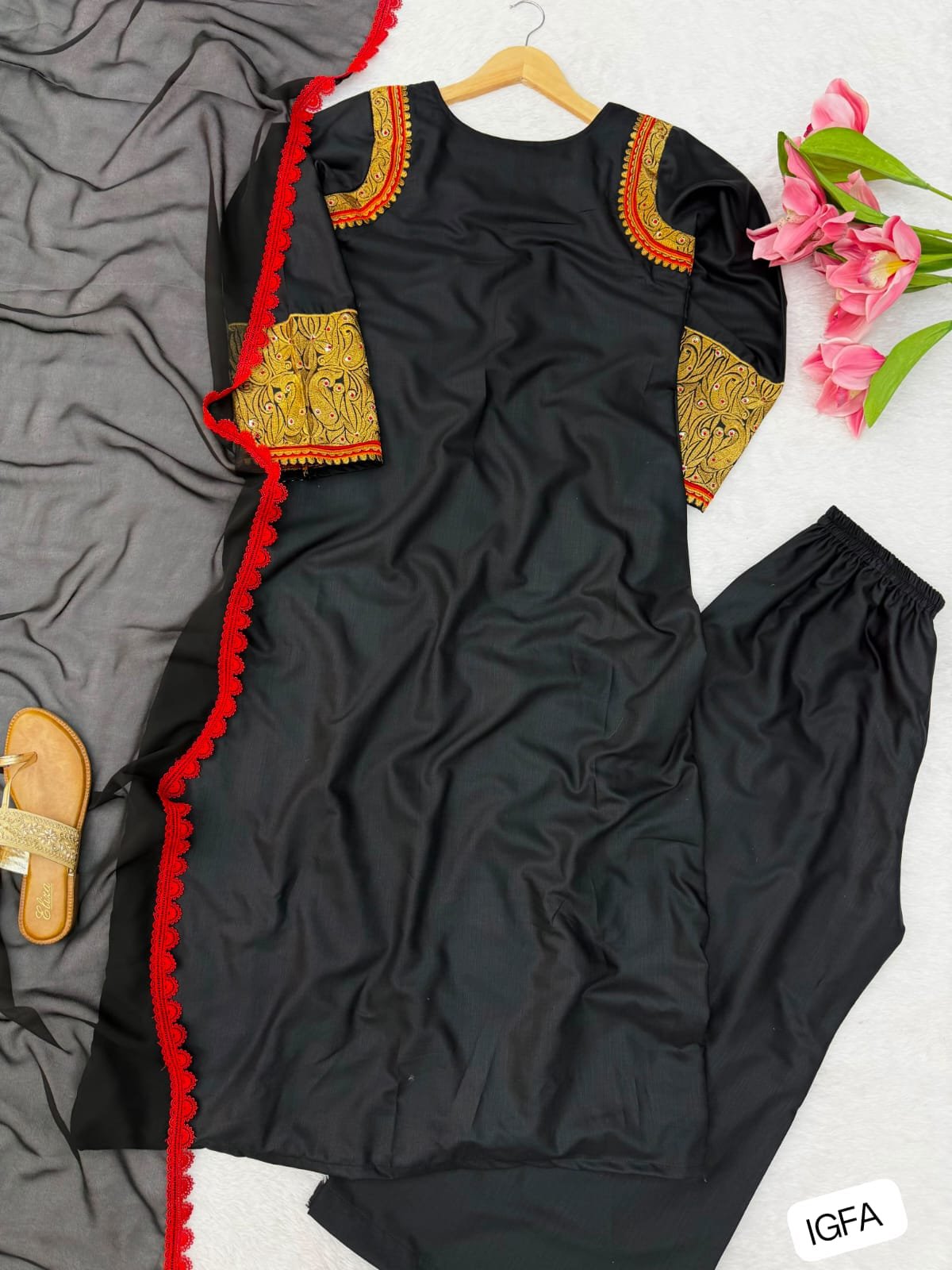 Step into effortless charm with our exclusive Kashmiri-style 3-piece tunic – crafted for comfort, stitched with grace. ⸻ - Image 2