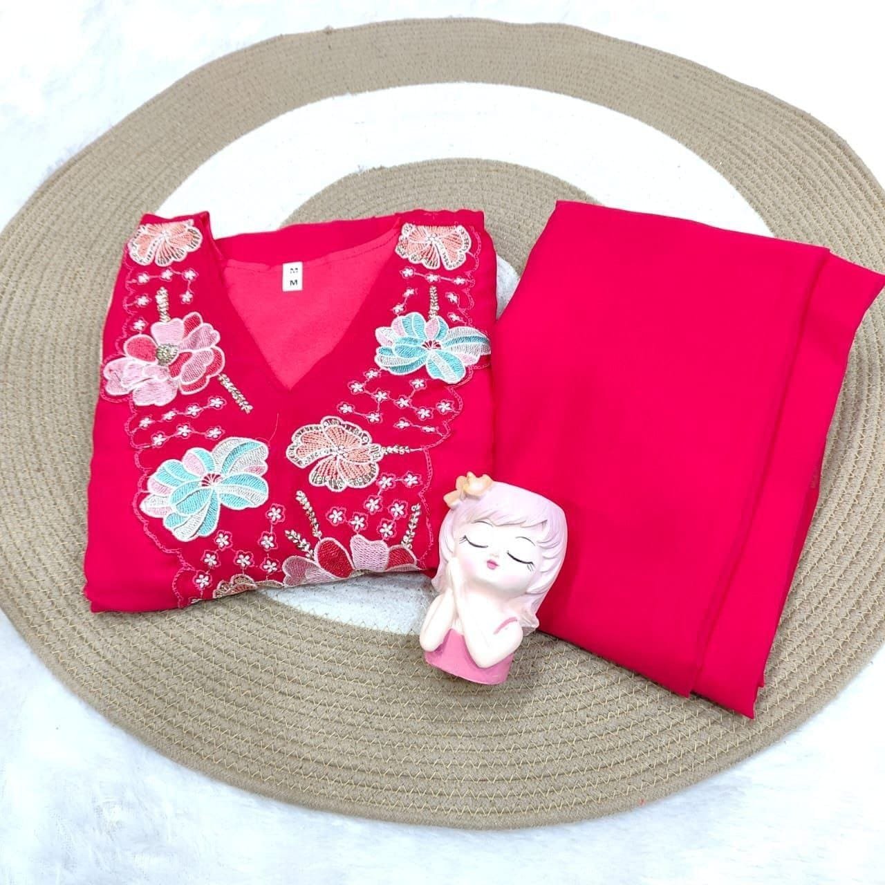 Co-ord WITH Festive season calls for outfits that shine as bright as the celebrations! Featuring this must-have festive pure Georgette Co-ord Sets, crafted with finest detailing, embroidery and designed for comfort and elegance. - Image 7