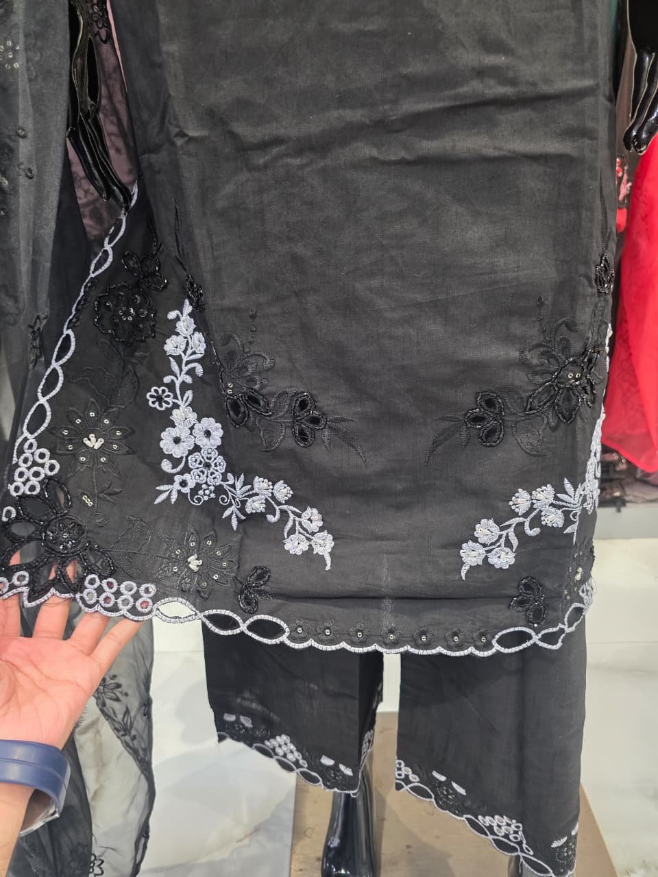 BIN SAEED PRESEND NEW SERIES OF READYMADE ORIGINAL SUITSGADHWAL FABRIC WITH HEAVY HAND WORK EMB TASSLES CUTWORK IMP COTTON BOTTOM ORGENZA FABRIC DUPATTA - Image 4